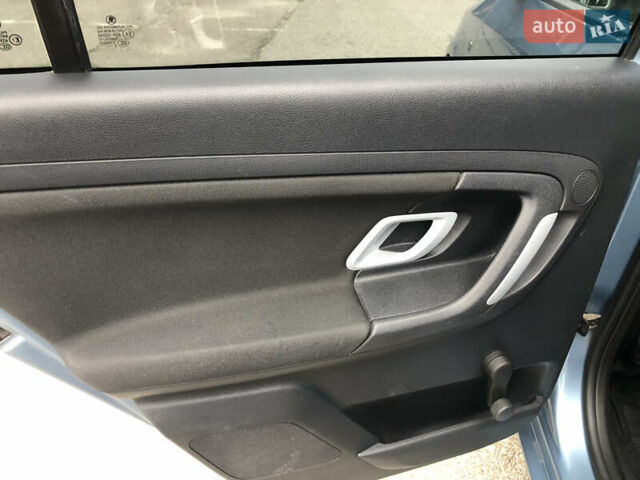 Синий Шкода Фабия, объемом двигателя 1.4 л и пробегом 200 тыс. км за 5500 $, фото 18 на Automoto.ua