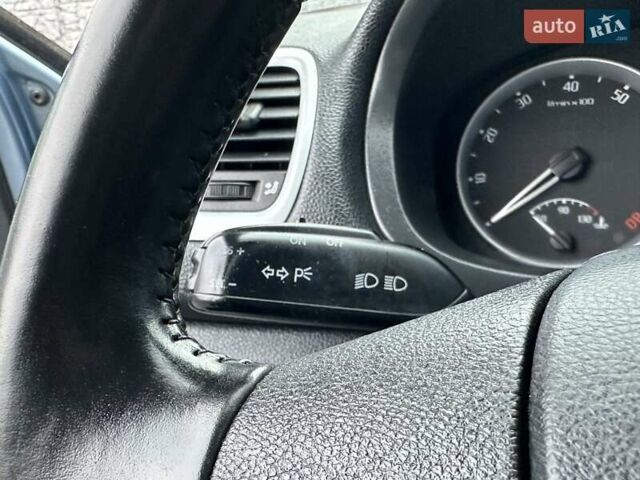 Синий Шкода Фабия, объемом двигателя 1.4 л и пробегом 245 тыс. км за 6299 $, фото 48 на Automoto.ua