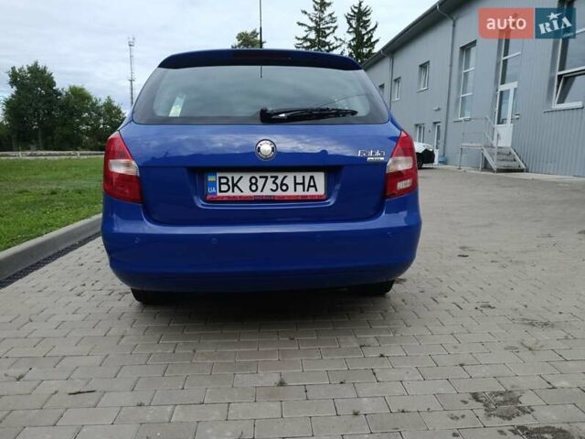 Синий Шкода Фабия, объемом двигателя 1.42 л и пробегом 264 тыс. км за 4300 $, фото 2 на Automoto.ua