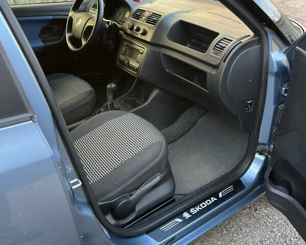 Синій Шкода Фабія, об'ємом двигуна 1.39 л та пробігом 210 тис. км за 3900 $, фото 8 на Automoto.ua