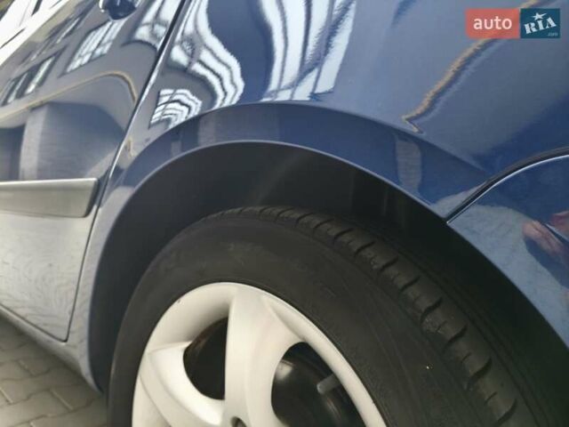 Синий Шкода Фабия, объемом двигателя 1.6 л и пробегом 243 тыс. км за 6400 $, фото 34 на Automoto.ua