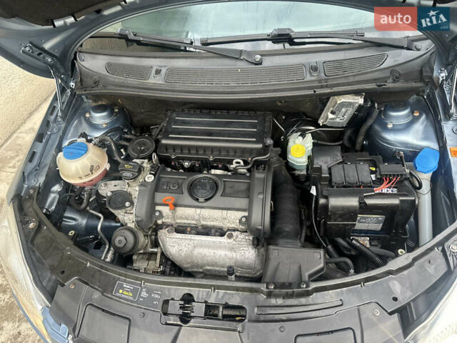 Синий Шкода Фабия, объемом двигателя 1.6 л и пробегом 205 тыс. км за 5150 $, фото 22 на Automoto.ua