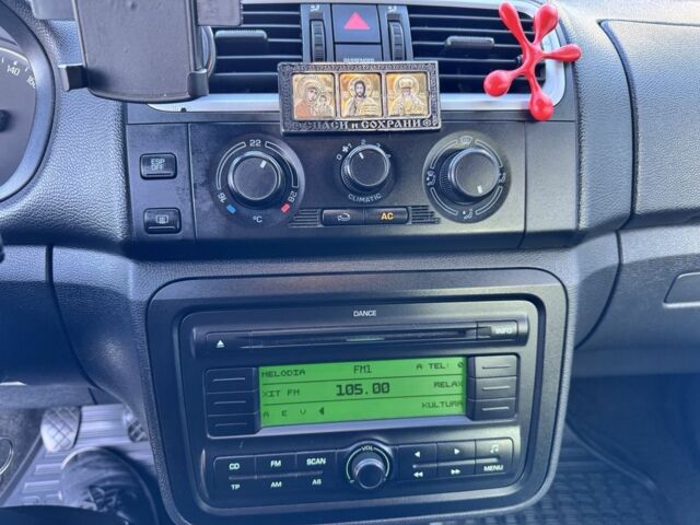 Синій Шкода Фабія, об'ємом двигуна 1.4 л та пробігом 291 тис. км за 4700 $, фото 6 на Automoto.ua