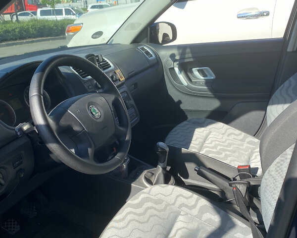 Синій Шкода Фабія, об'ємом двигуна 1.39 л та пробігом 360 тис. км за 5200 $, фото 1 на Automoto.ua