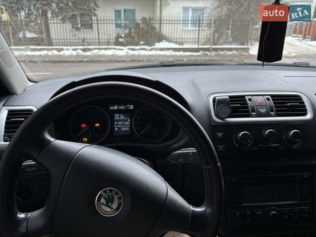 Синий Шкода Фабия, объемом двигателя 1.6 л и пробегом 237 тыс. км за 5500 $, фото 8 на Automoto.ua