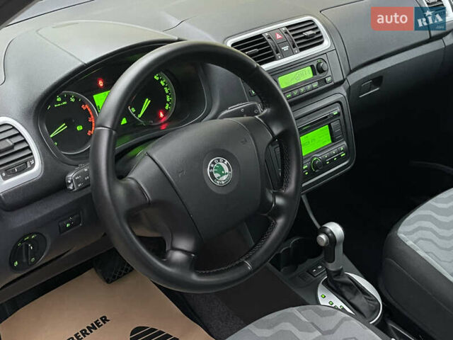 Синий Шкода Фабия, объемом двигателя 1.6 л и пробегом 229 тыс. км за 7200 $, фото 10 на Automoto.ua