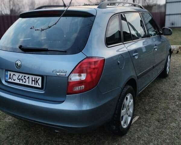 Синий Шкода Фабия, объемом двигателя 1.6 л и пробегом 196 тыс. км за 5500 $, фото 3 на Automoto.ua