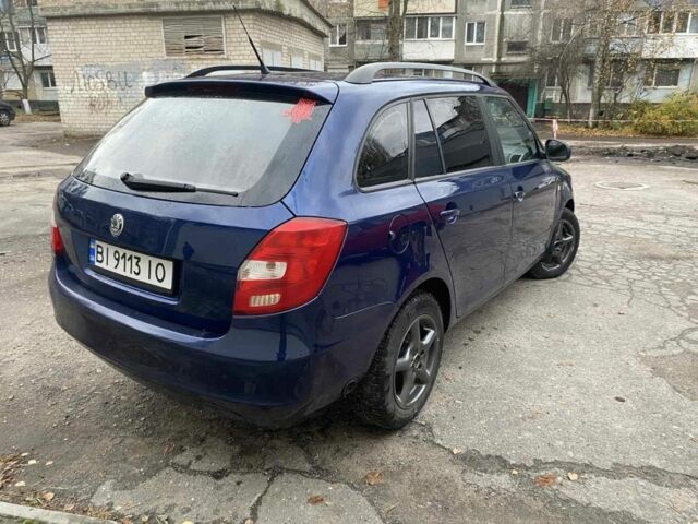 Синий Шкода Фабия, объемом двигателя 1.4 л и пробегом 247 тыс. км за 4200 $, фото 4 на Automoto.ua