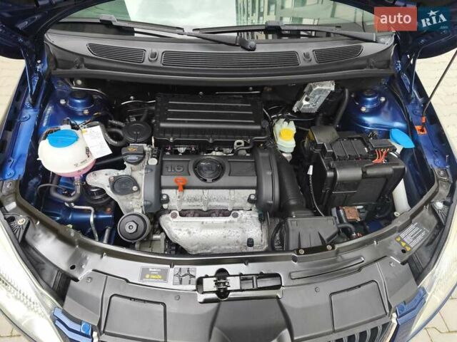 Синий Шкода Фабия, объемом двигателя 1.6 л и пробегом 243 тыс. км за 6400 $, фото 71 на Automoto.ua