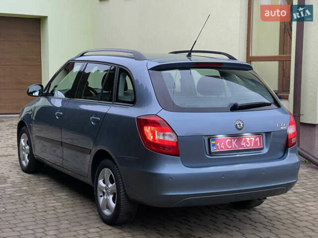 Синий Шкода Фабия, объемом двигателя 1.6 л и пробегом 229 тыс. км за 7200 $, фото 2 на Automoto.ua