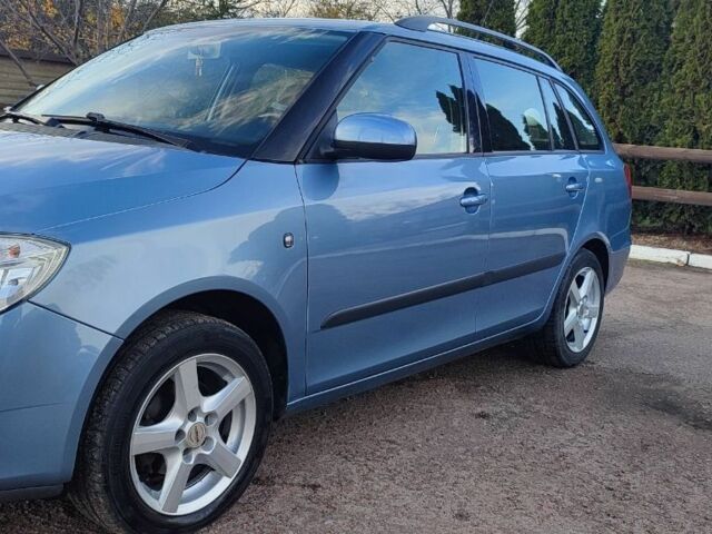 Синій Шкода Фабія, об'ємом двигуна 1.4 л та пробігом 245 тис. км за 5600 $, фото 4 на Automoto.ua