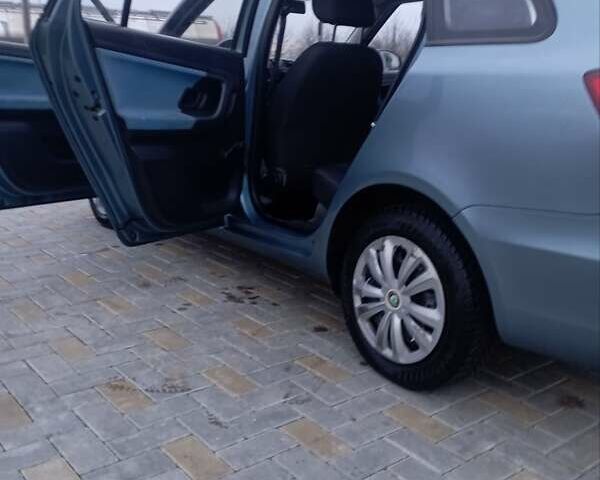 Синій Шкода Фабія, об'ємом двигуна 1.2 л та пробігом 185 тис. км за 4750 $, фото 3 на Automoto.ua