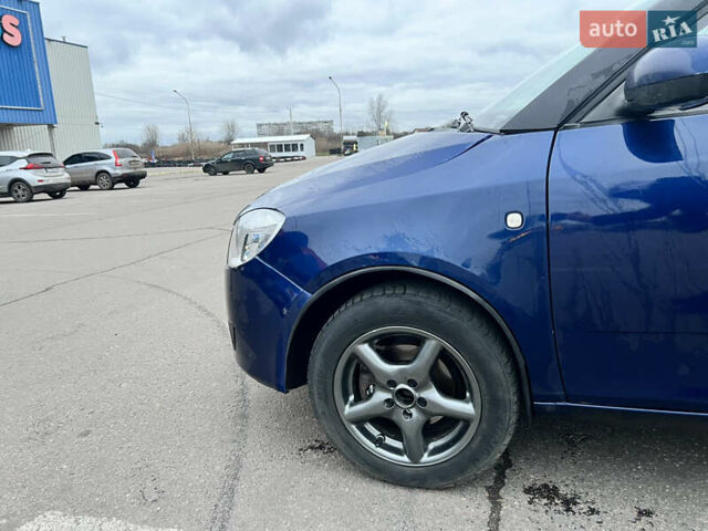 Синий Шкода Фабия, объемом двигателя 1.39 л и пробегом 249 тыс. км за 3500 $, фото 3 на Automoto.ua