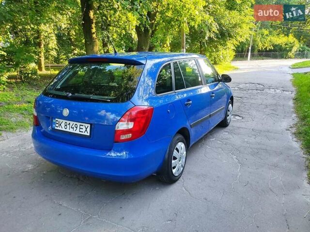 Синий Шкода Фабия, объемом двигателя 1.2 л и пробегом 142 тыс. км за 3900 $, фото 9 на Automoto.ua