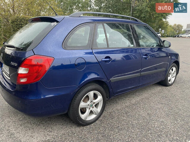 Синий Шкода Фабия, объемом двигателя 1.39 л и пробегом 221 тыс. км за 5800 $, фото 9 на Automoto.ua