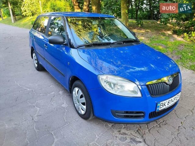 Синий Шкода Фабия, объемом двигателя 1.2 л и пробегом 142 тыс. км за 3900 $, фото 8 на Automoto.ua