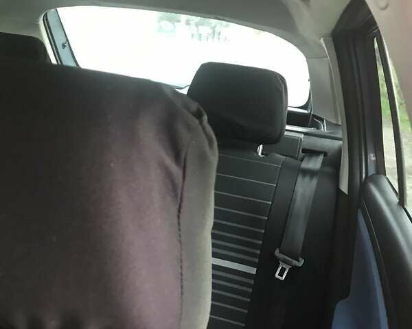 Синій Шкода Фабія, об'ємом двигуна 1.42 л та пробігом 228 тис. км за 5300 $, фото 7 на Automoto.ua