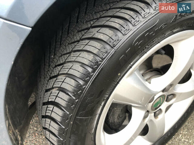 Синий Шкода Фабия, объемом двигателя 1.4 л и пробегом 200 тыс. км за 5500 $, фото 6 на Automoto.ua