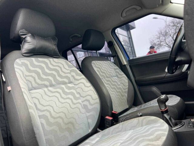 Синій Шкода Фабія, об'ємом двигуна 1.6 л та пробігом 230 тис. км за 6800 $, фото 19 на Automoto.ua