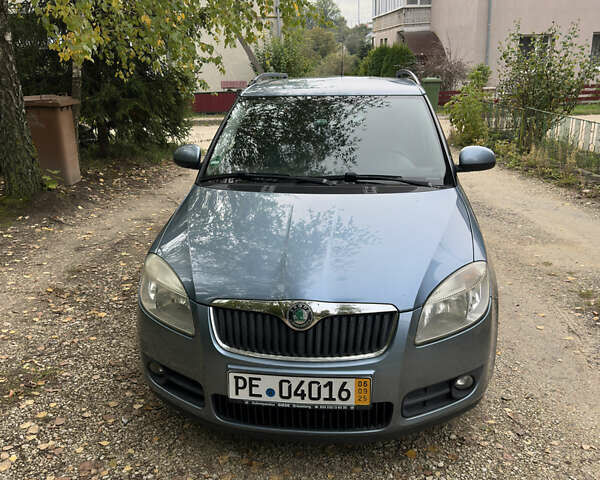 Синій Шкода Фабія, об'ємом двигуна 1.6 л та пробігом 178 тис. км за 6800 $, фото 4 на Automoto.ua