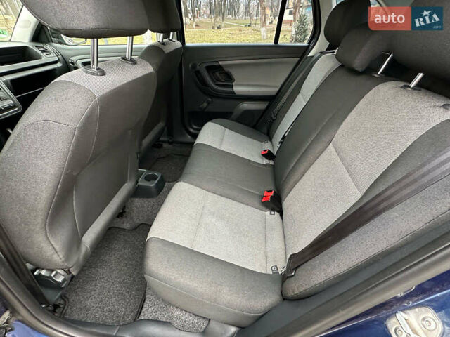 Синий Шкода Фабия, объемом двигателя 1.2 л и пробегом 160 тыс. км за 4500 $, фото 12 на Automoto.ua