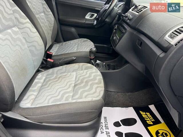 Синій Шкода Фабія, об'ємом двигуна 1.6 л та пробігом 230 тис. км за 6800 $, фото 20 на Automoto.ua