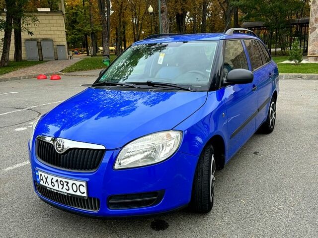 Синій Шкода Фабія, об'ємом двигуна 1.2 л та пробігом 189 тис. км за 4800 $, фото 3 на Automoto.ua