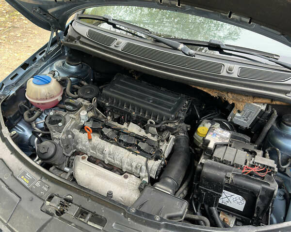 Синій Шкода Фабія, об'ємом двигуна 1.6 л та пробігом 178 тис. км за 6800 $, фото 28 на Automoto.ua