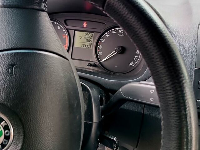 Синий Шкода Фабия, объемом двигателя 1.2 л и пробегом 178 тыс. км за 5100 $, фото 6 на Automoto.ua