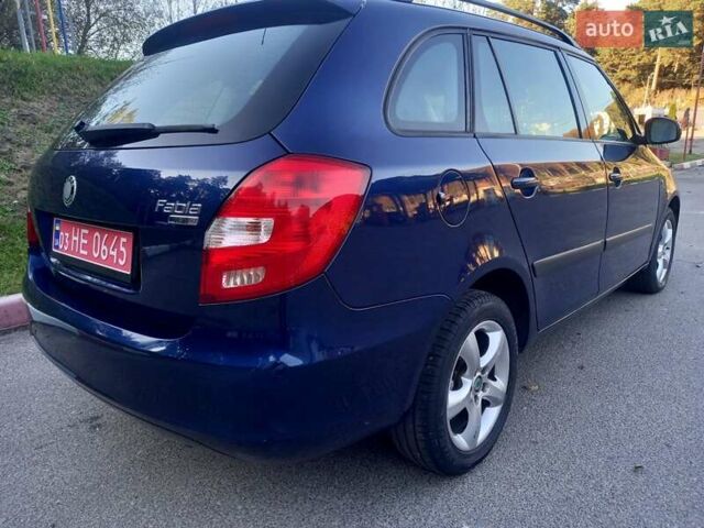 Синий Шкода Фабия, объемом двигателя 1.6 л и пробегом 230 тыс. км за 7550 $, фото 138 на Automoto.ua