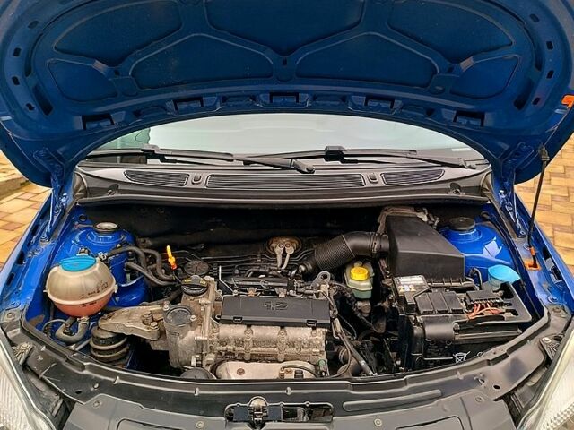 Синий Шкода Фабия, объемом двигателя 1.2 л и пробегом 178 тыс. км за 5100 $, фото 5 на Automoto.ua