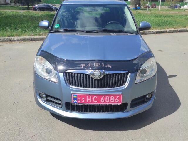 Синій Шкода Фабія, об'ємом двигуна 0 л та пробігом 130 тис. км за 6300 $, фото 1 на Automoto.ua