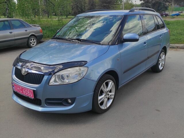 Синій Шкода Фабія, об'ємом двигуна 0 л та пробігом 130 тис. км за 6300 $, фото 2 на Automoto.ua