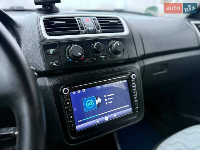 Синий Шкода Фабия, объемом двигателя 1.6 л и пробегом 238 тыс. км за 6999 $, фото 14 на Automoto.ua