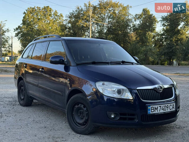 Синий Шкода Фабия, объемом двигателя 1.6 л и пробегом 250 тыс. км за 6200 $, фото 1 на Automoto.ua