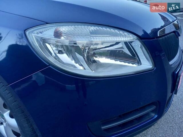 Синий Шкода Фабия, объемом двигателя 1.6 л и пробегом 230 тыс. км за 7550 $, фото 126 на Automoto.ua