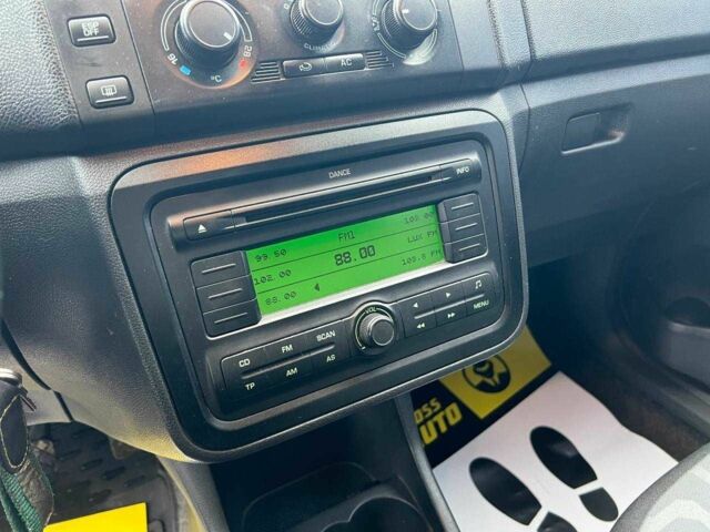 Синій Шкода Фабія, об'ємом двигуна 1.6 л та пробігом 230 тис. км за 6800 $, фото 15 на Automoto.ua