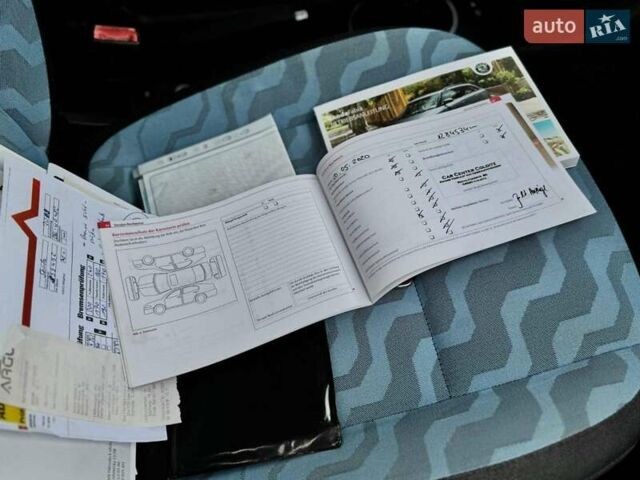 Синий Шкода Фабия, объемом двигателя 1.6 л и пробегом 227 тыс. км за 5600 $, фото 4 на Automoto.ua