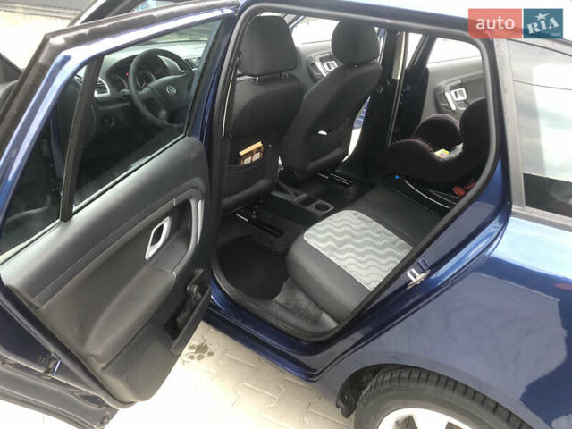 Синій Шкода Фабія, об'ємом двигуна 1.39 л та пробігом 220 тис. км за 4700 $, фото 9 на Automoto.ua
