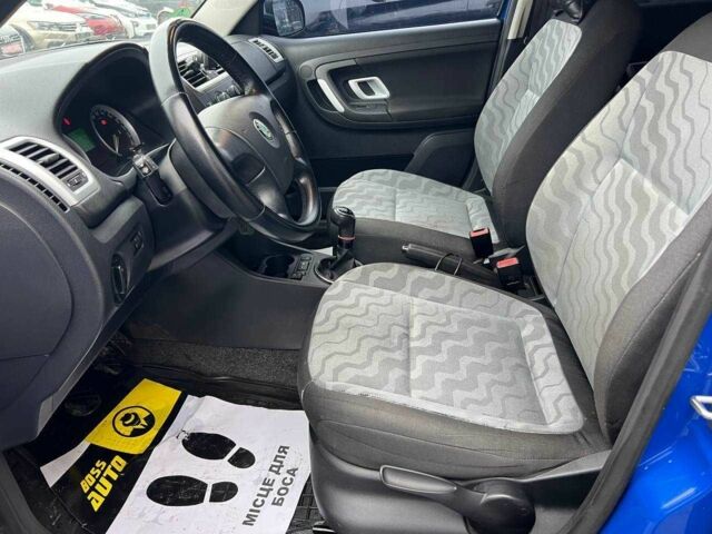 Синій Шкода Фабія, об'ємом двигуна 1.6 л та пробігом 230 тис. км за 6800 $, фото 8 на Automoto.ua