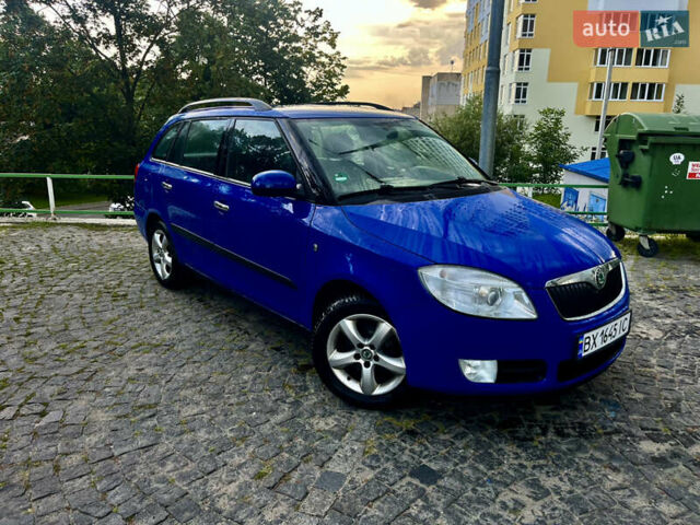 Синий Шкода Фабия, объемом двигателя 1.39 л и пробегом 186 тыс. км за 5750 $, фото 1 на Automoto.ua