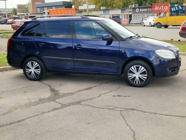 Синий Шкода Фабия, объемом двигателя 1.6 л и пробегом 225 тыс. км за 6500 $, фото 6 на Automoto.ua
