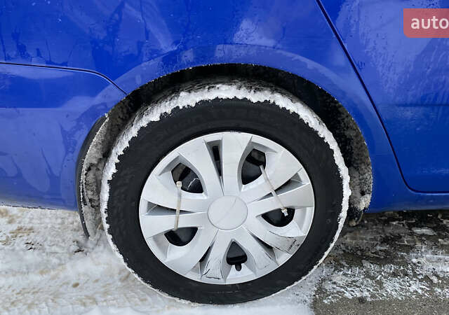 Синий Шкода Фабия, объемом двигателя 1.2 л и пробегом 255 тыс. км за 3700 $, фото 12 на Automoto.ua