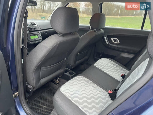 Синий Шкода Фабия, объемом двигателя 1.9 л и пробегом 290 тыс. км за 4990 $, фото 13 на Automoto.ua