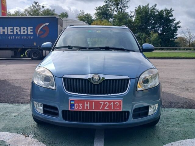 Синий Шкода Фабия, объемом двигателя 0 л и пробегом 190 тыс. км за 6100 $, фото 2 на Automoto.ua