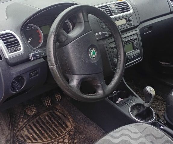 Синий Шкода Фабия, объемом двигателя 1.2 л и пробегом 197 тыс. км за 5500 $, фото 3 на Automoto.ua