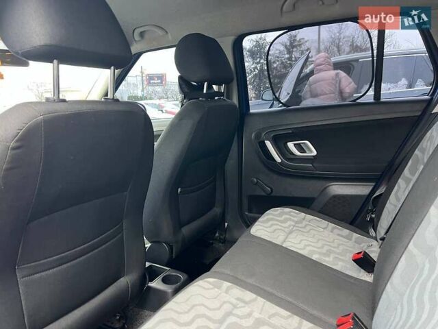 Синій Шкода Фабія, об'ємом двигуна 1.6 л та пробігом 230 тис. км за 6800 $, фото 17 на Automoto.ua