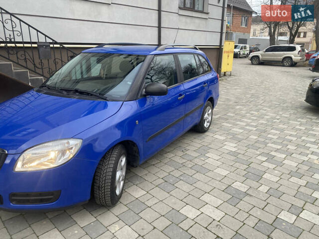 Синий Шкода Фабия, объемом двигателя 1.2 л и пробегом 189 тыс. км за 4300 $, фото 2 на Automoto.ua