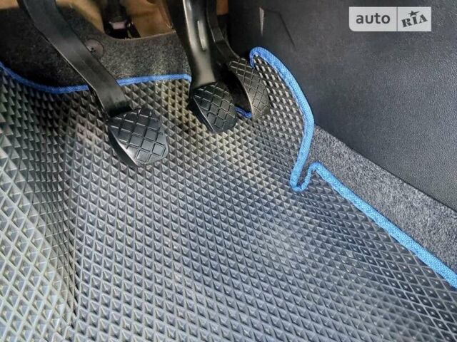 Синий Шкода Фабия, объемом двигателя 1.2 л и пробегом 161 тыс. км за 4750 $, фото 58 на Automoto.ua