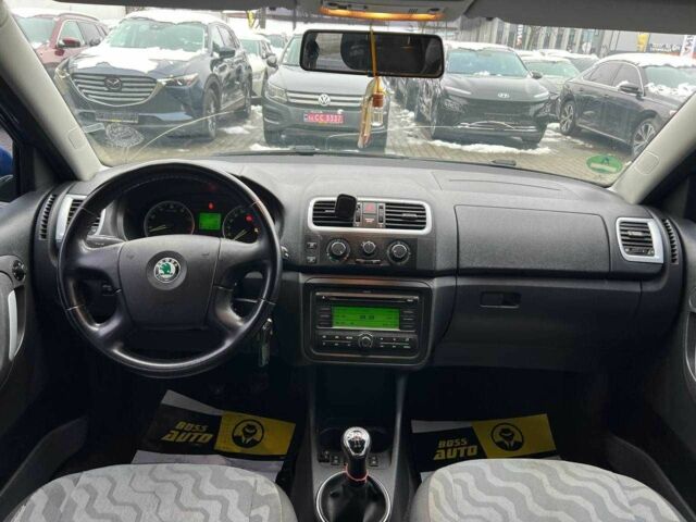 Синій Шкода Фабія, об'ємом двигуна 1.6 л та пробігом 230 тис. км за 6800 $, фото 10 на Automoto.ua